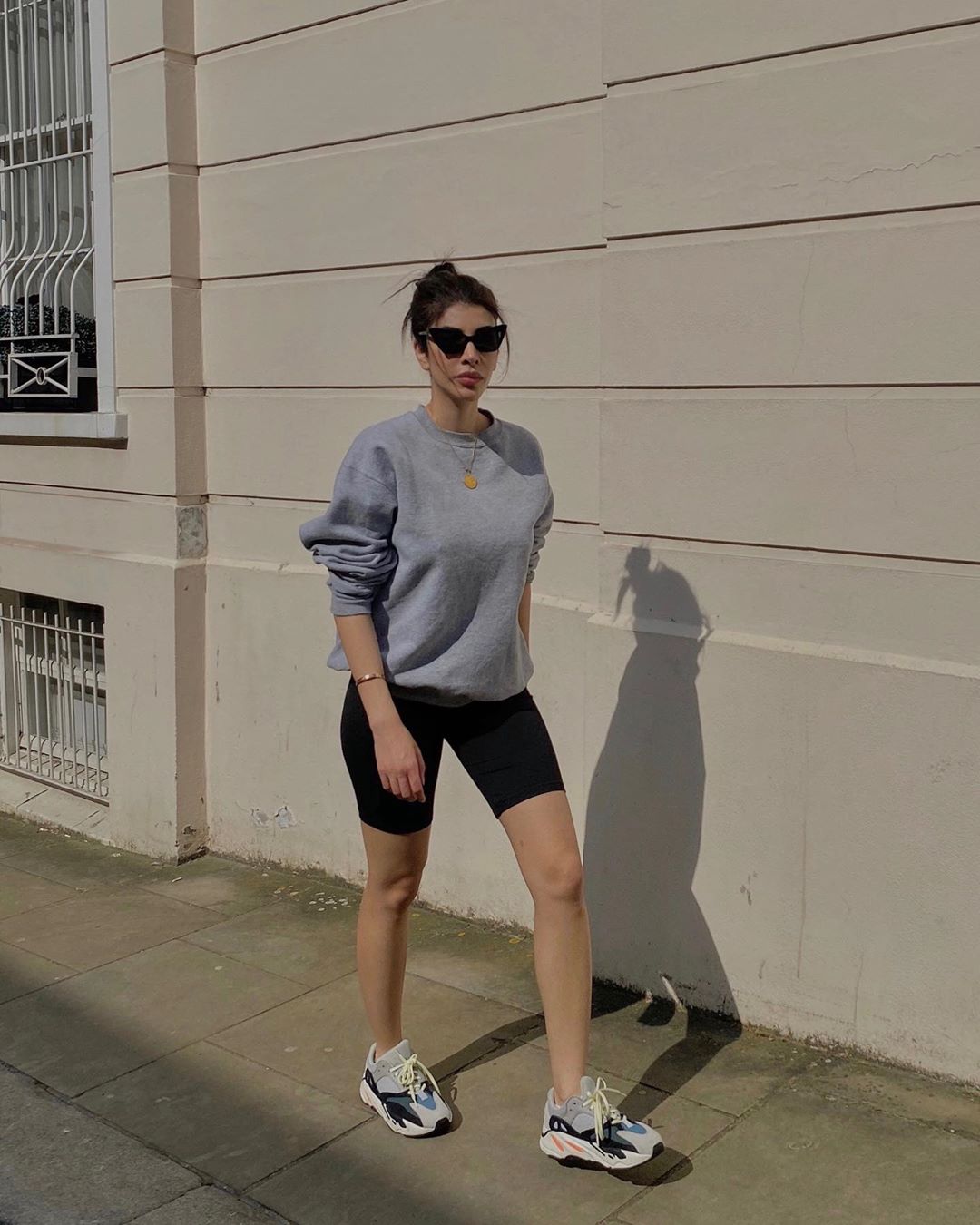 Oversized Sweatshirt and Bike Shorts for Athleisure Style Oversized Sweatshirt and Bike Shorts for Athleisure Style — Sporty Chic Outfits 2027