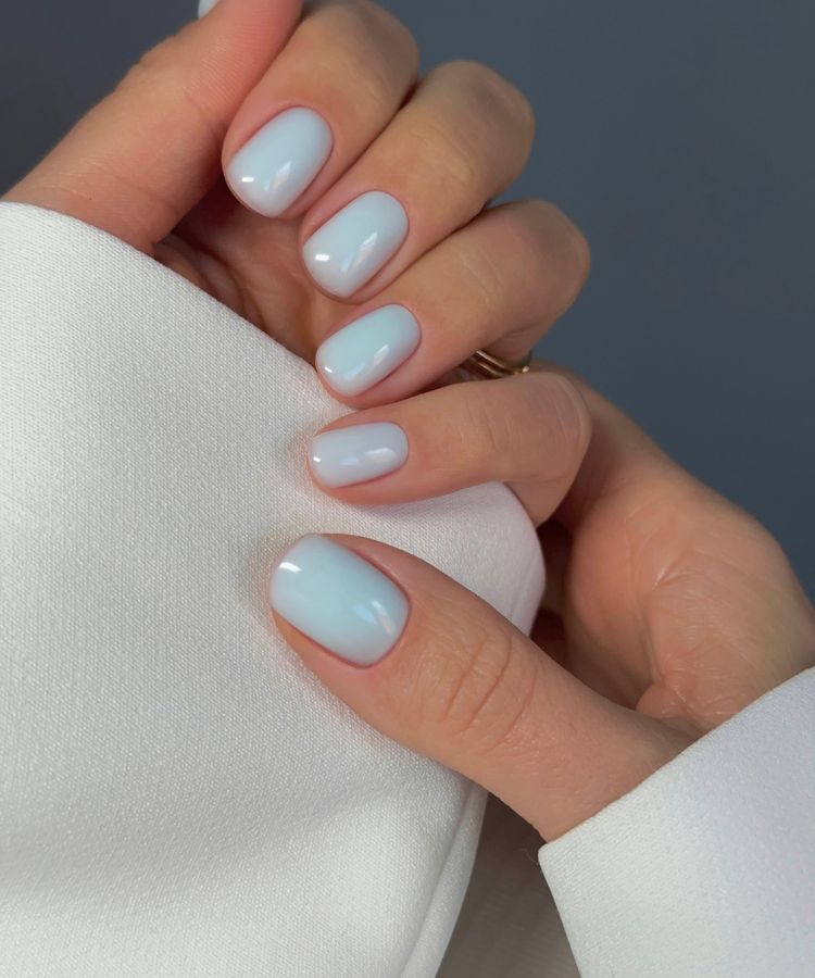 Pale Blue Iridescent Shimmer Round Pale Blue Iridescent Shimmer Round — Simple Nails 2027