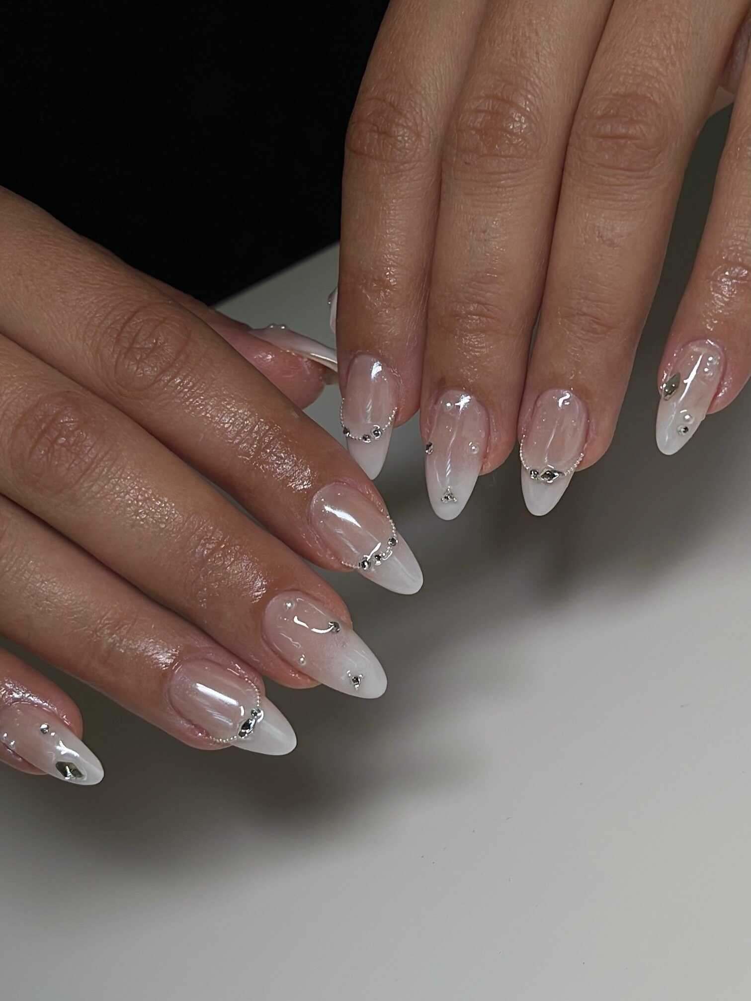 White Ombre Rhinestone Chain Stiletto Nails White Ombre Rhinestone Chain Stiletto Nails — Short Prom Nails 2027