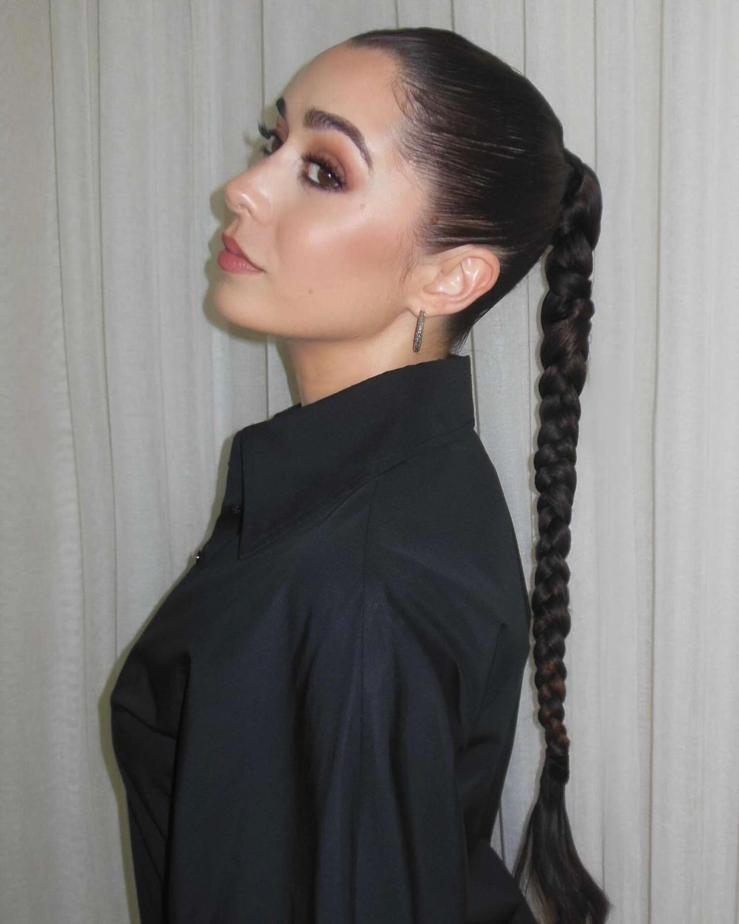 Mid-Back Loose Waves With Braided Crown Mid-Back Loose Waves With Braided Crown — Overnight Hairstyles 2027