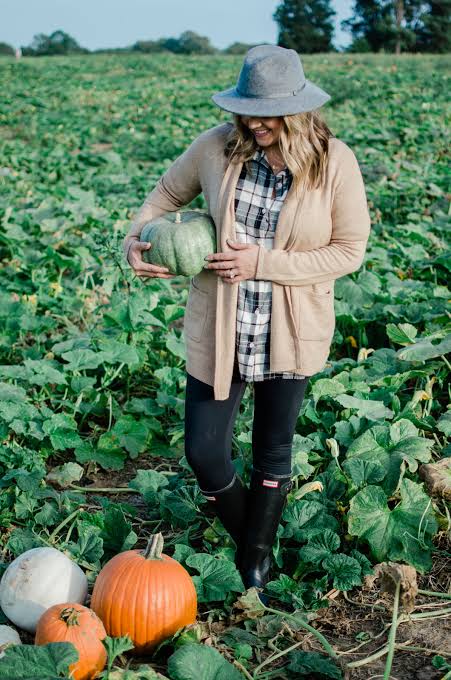 Cardigan and Plaid Shirt with Leggings for a Pumpkin Patch Visit Cardigan and Plaid Shirt with Leggings for a Pumpkin Patch Visit — Farm Outfits 2027