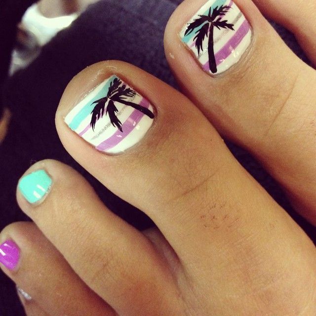 Tropical Palm Tree Stripe Toes Tropical Palm Tree Stripe Toes — Simple Toe Nails 2027