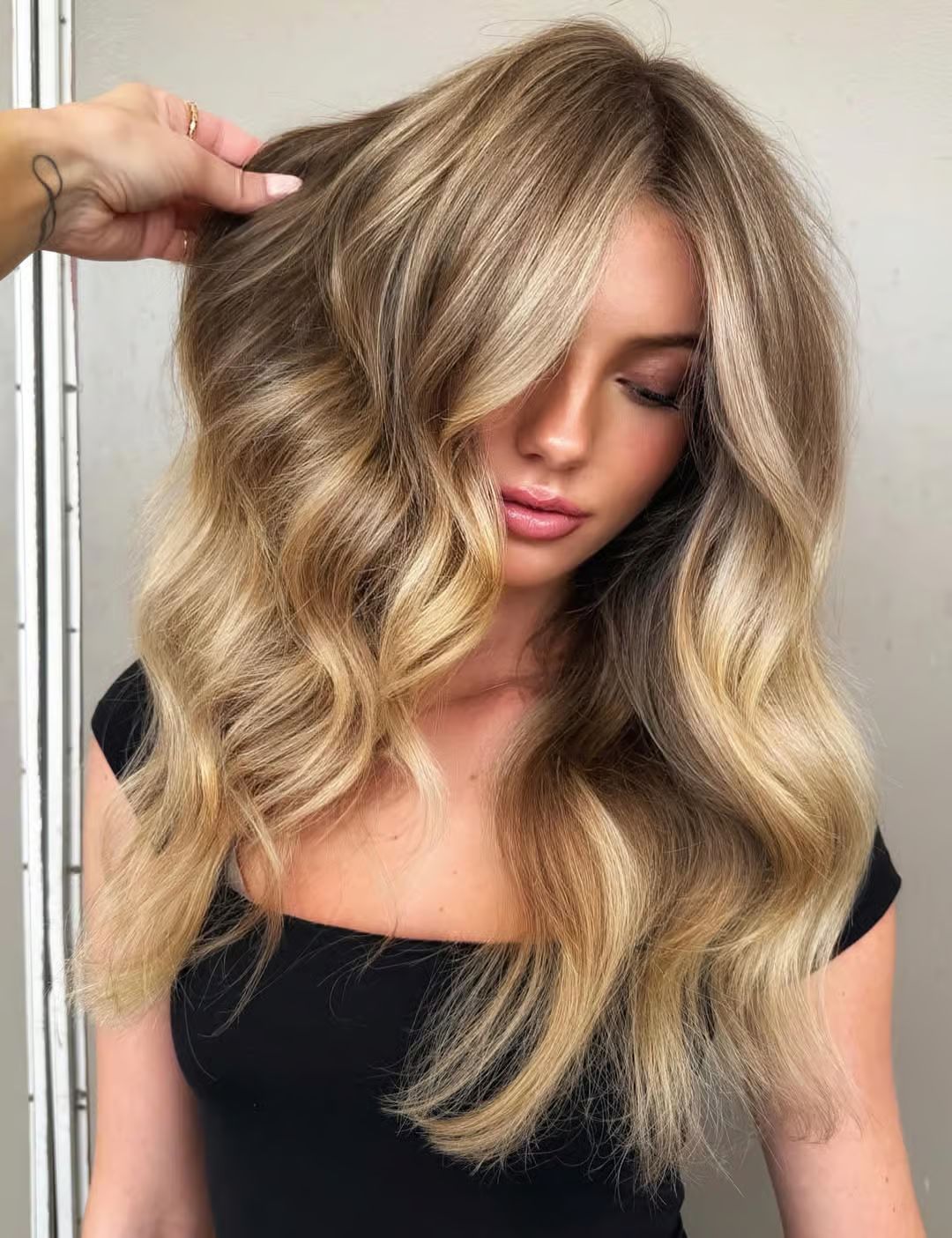 Collarbone Waves with Sandy Blonde Balayage Collarbone Waves with Sandy Blonde Balayage — Blonde Hair 2027 with Dark Roots