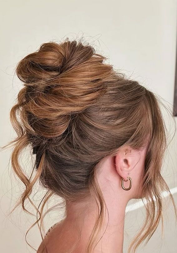 Collarbone Visual Idea — Knotted Bun Hairstyles 2027