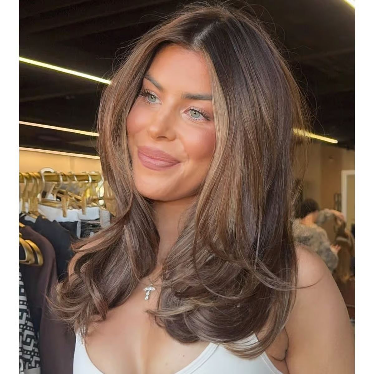 Face-Framing Pieces Visual Idea Face-Framing Pieces Visual Idea — Winter Haircuts 2027 for Round Faces