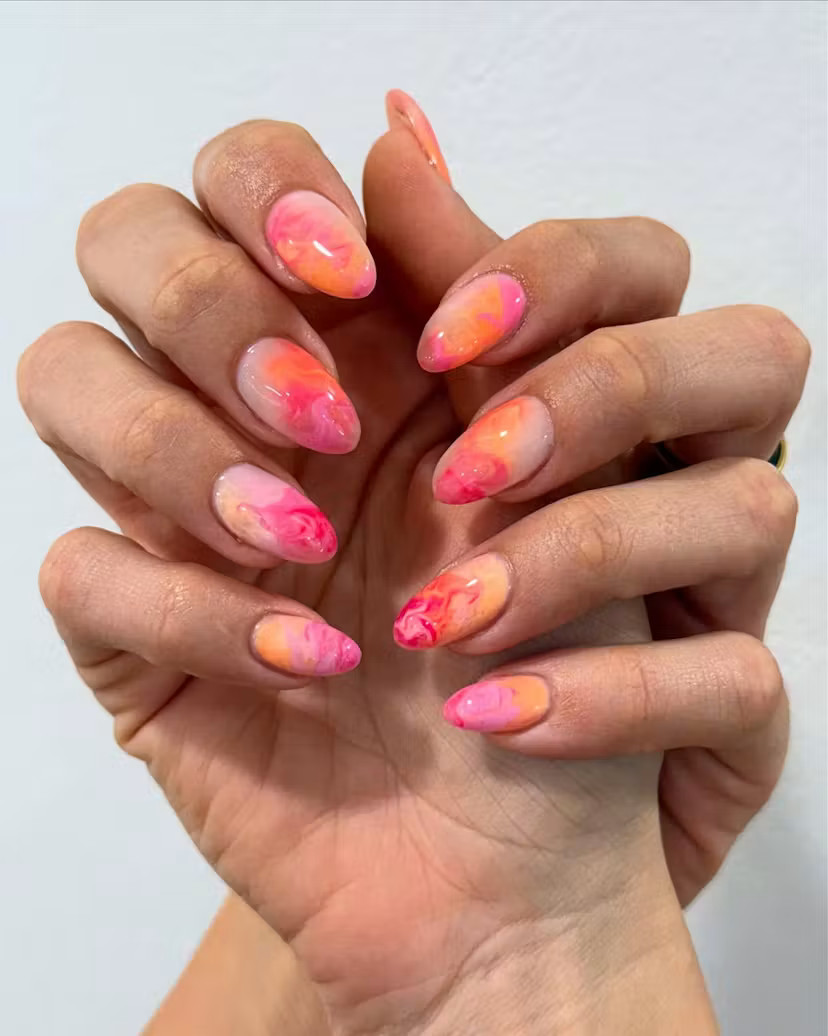 Glossy Sunset Gradient with Palm Tree Accent Glossy Sunset Gradient with Palm Tree Accent — Pink and Orange Sunset Nails 2027