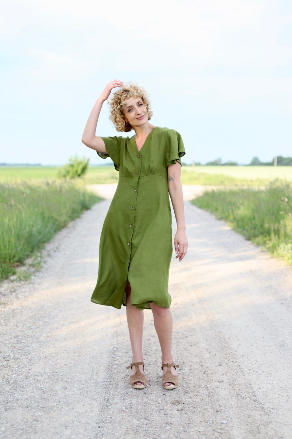 Casual Chic with a Moss Green Linen Midi Dress Casual Chic with a Moss Green Linen Midi Dress — Moss Green Outfits 2027
