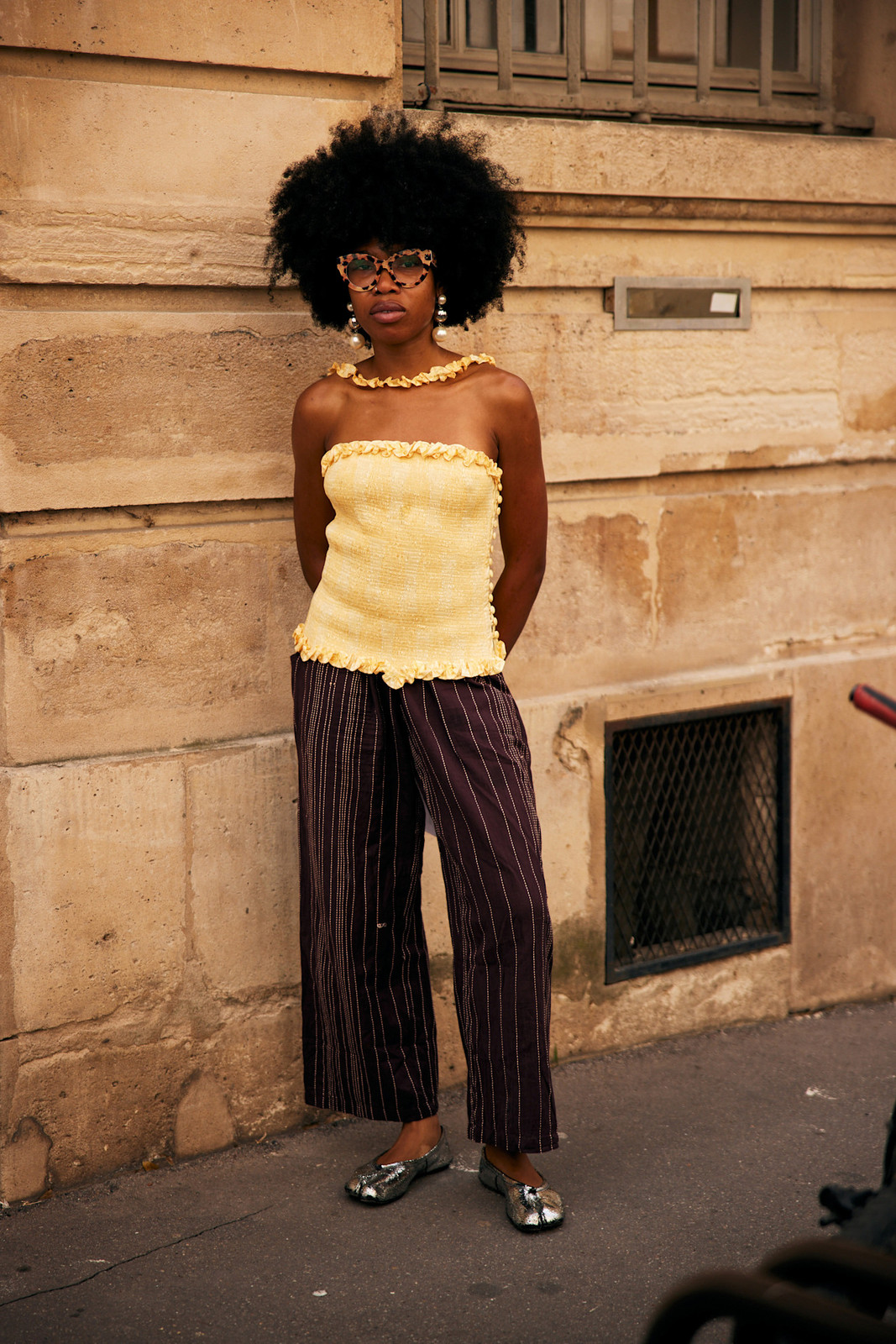 90s-Inspired Yellow Ruffled Tube Top with Pinstripe Pants 90s-Inspired Yellow Ruffled Tube Top with Pinstripe Pants — Tube Tops 2027