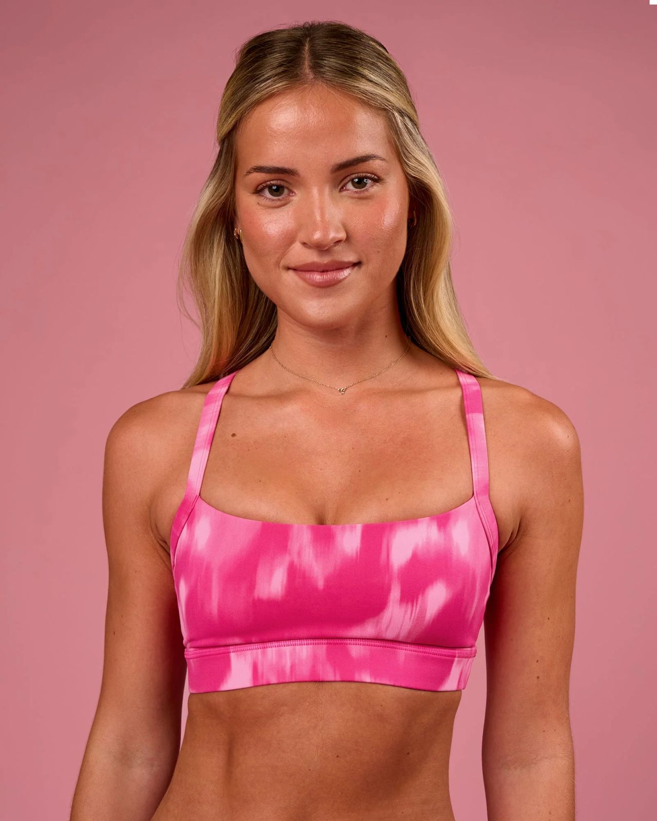 Pink Tie-Dye Sports Bra for a Vibrant and Fitted Gym Look — Streetwear Gym Outfits 2027