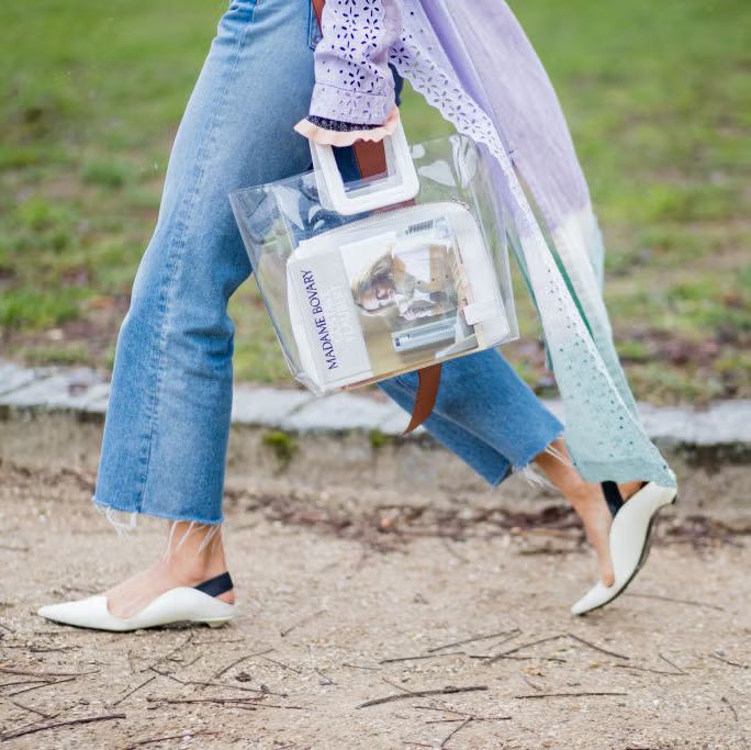 Gradient Duster and Jeans with a Clear Tote Bag — Clear Bag Outfits 2027