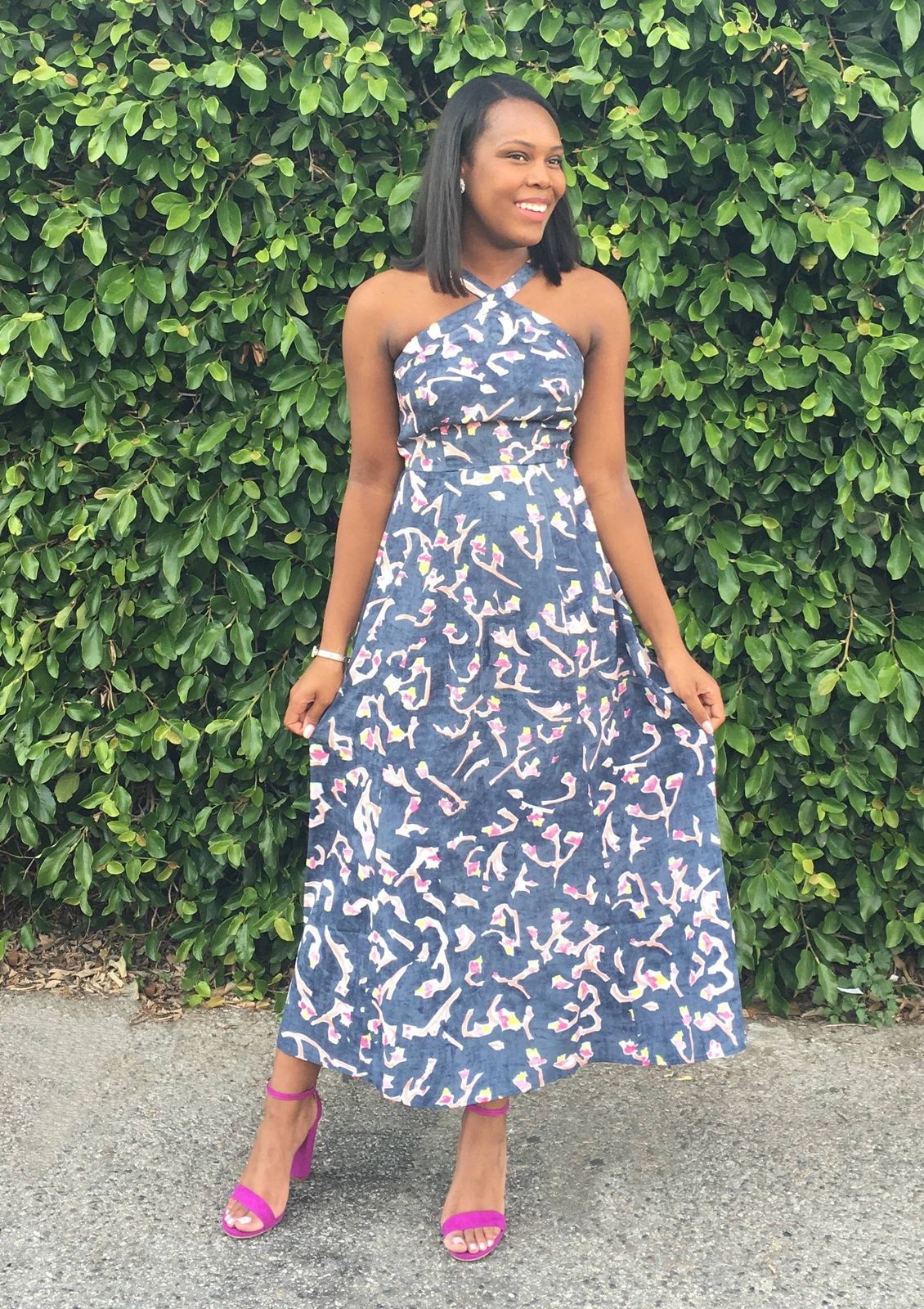 Navy Blue Abstract Floral Midi Dress with Pink Heels for a Pop of Color Navy Blue Abstract Floral Midi Dress with Pink Heels for a Pop of Color — Cruise Dinner Dress 2027
