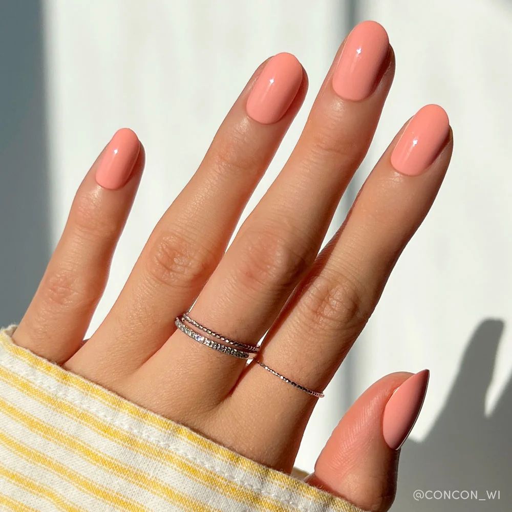 Vibrant Coral-Peach Glossy Round Nails Vibrant Coral-Peach Glossy Round Nails — Peach Round Nails 2027