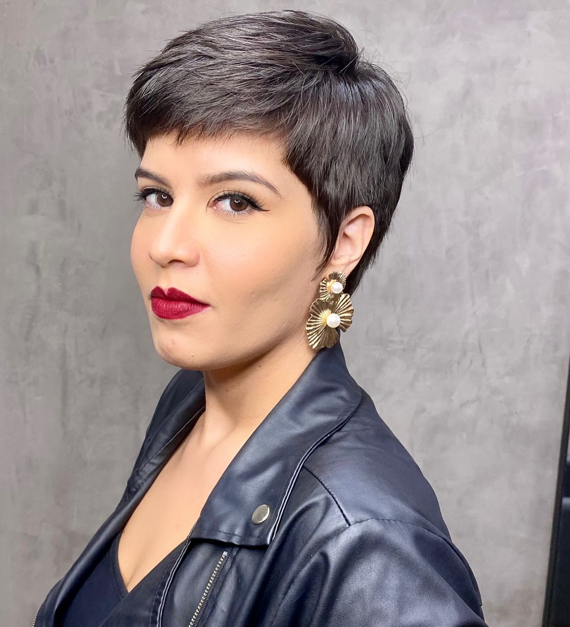 Side-Swept Bangs Visual Idea Side-Swept Bangs Visual Idea — Pixie Cut 2027 for Round Face