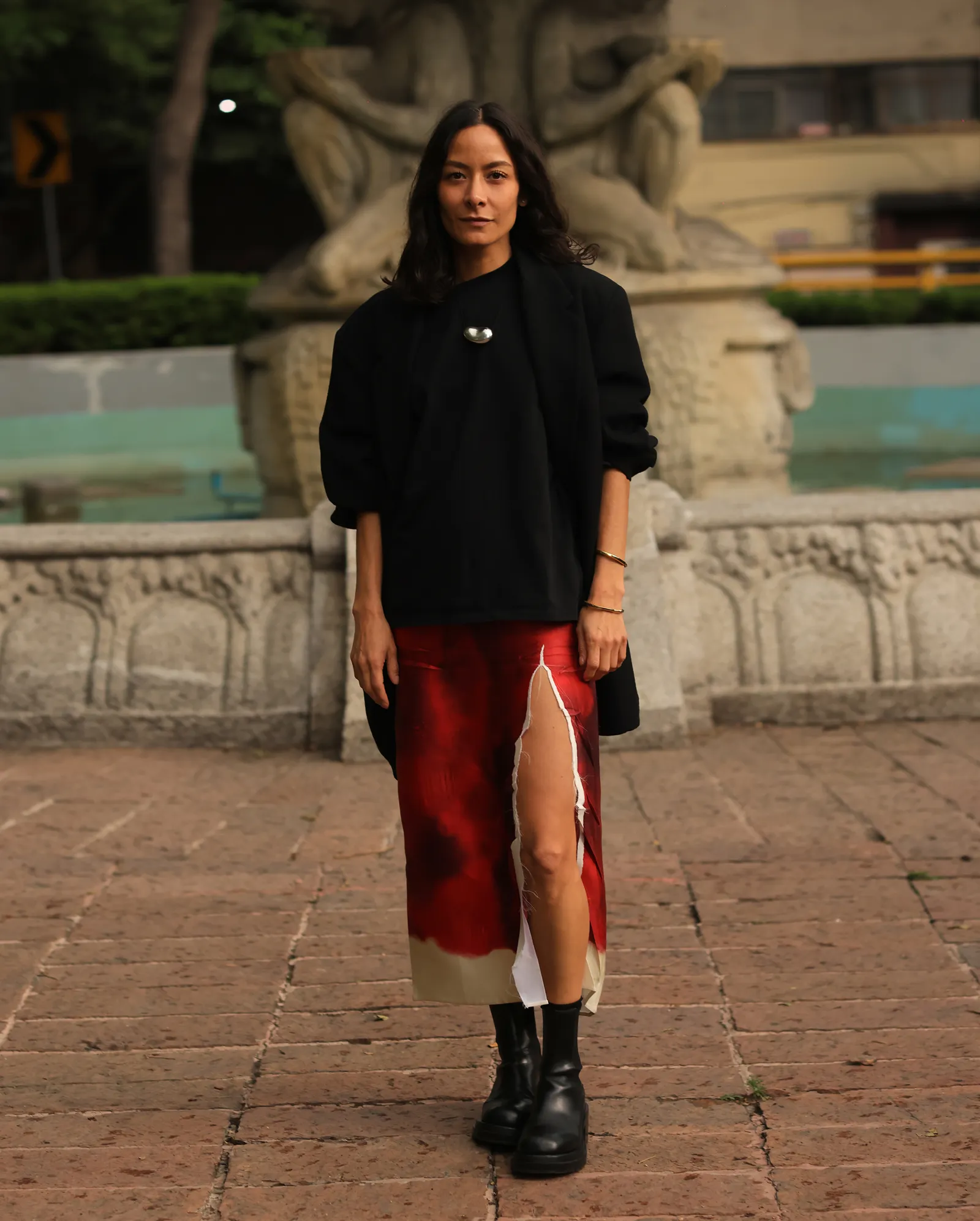 Oversized Black Blazer and Abstract Print Skirt with Boots Oversized Black Blazer and Abstract Print Skirt with Boots — Mexico City Outfits 2027