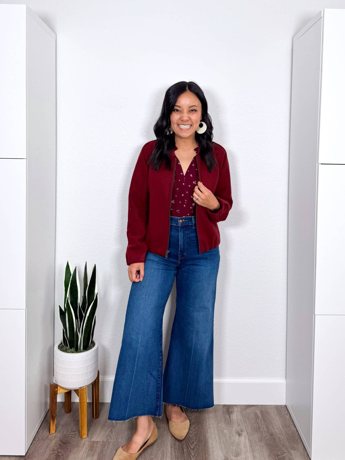 Maroon Bomber Jacket and Printed Top for Casual Cool Maroon Bomber Jacket and Printed Top for Casual Cool — Chilly Spring Outfits 2027
