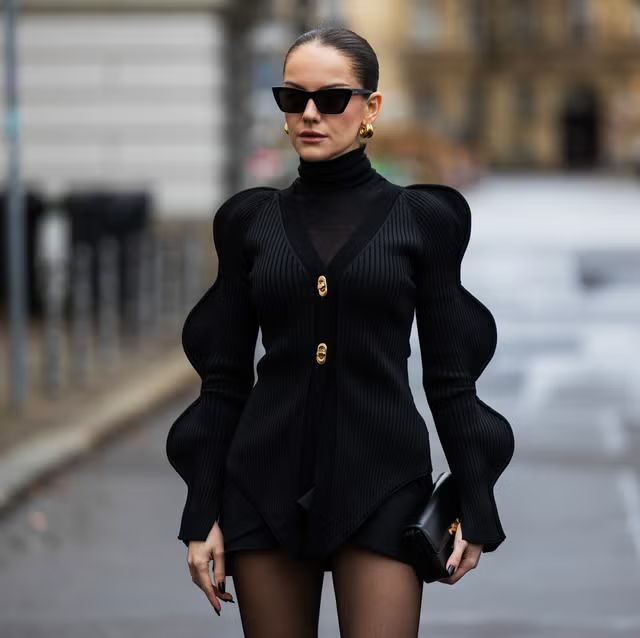 Structured Voluminous Sleeve Jacket And Turtleneck Structured Voluminous Sleeve Jacket And Turtleneck — Winter Dinner Outfits 2027