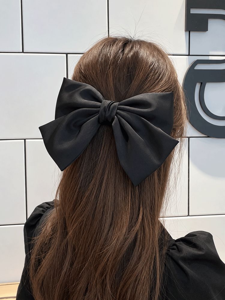 Visual Idea — A Back View Of Long — Big Bow Hairstyles 2027