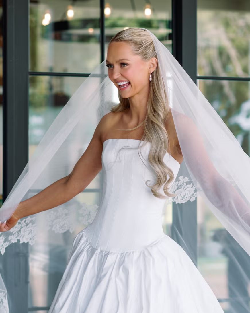 Salon-Leaning Visual Idea Salon-Leaning Visual Idea — Loose Wedding Hairstyles 2027