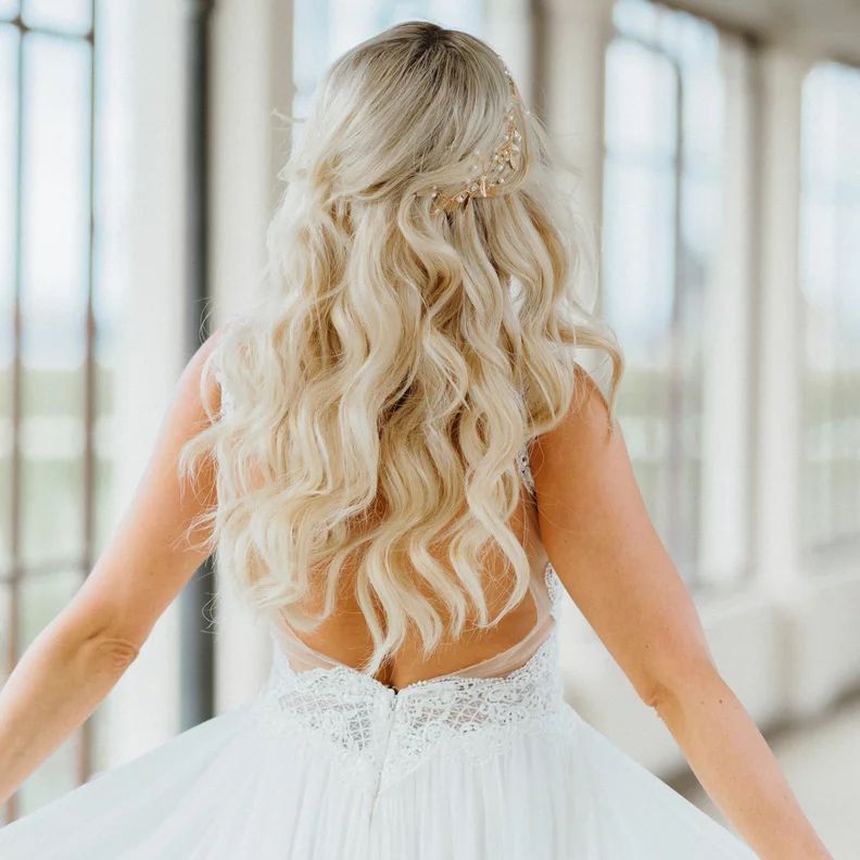 Back View Visual Idea Back View Visual Idea — Loose Wedding Hairstyles 2027