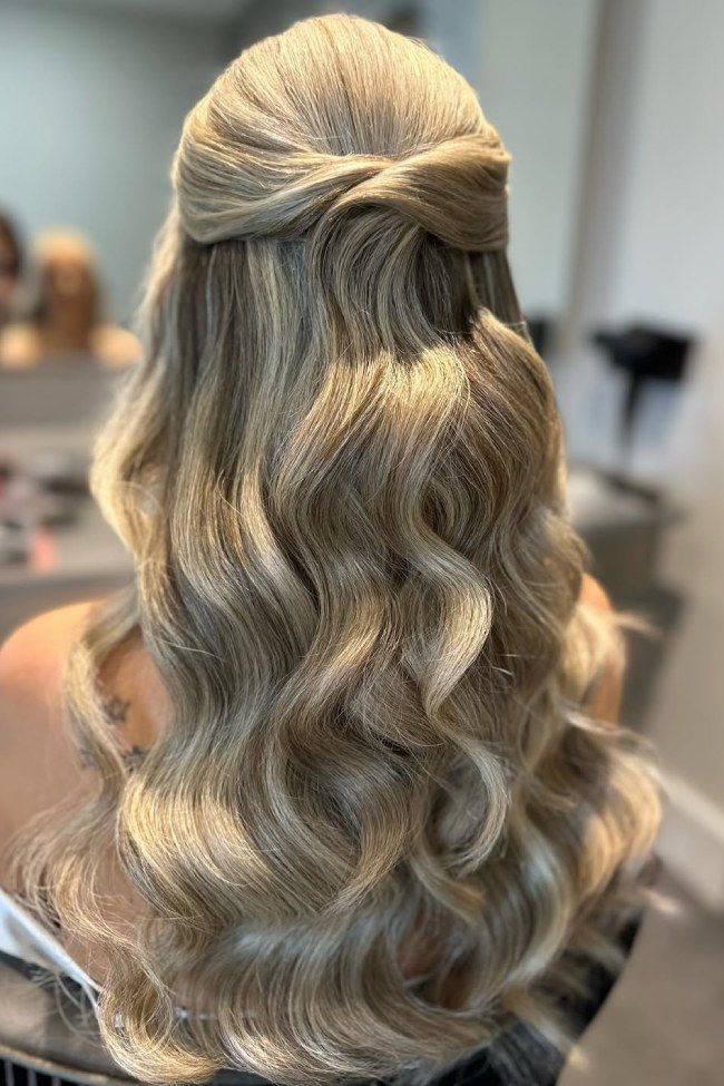 Half-Up Wavy Visual Idea Half-Up Wavy Visual Idea — Loose Wedding Hairstyles 2027