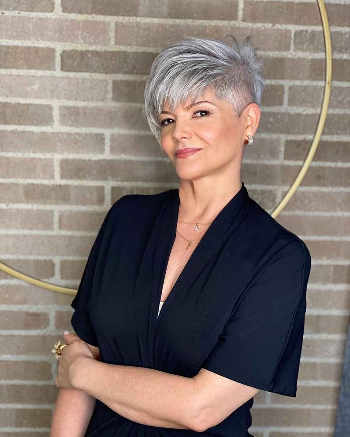 Asymmetrical Silver Pixie With Blonde Highlights Asymmetrical Silver Pixie With Blonde Highlights — Silver Pixie 2027