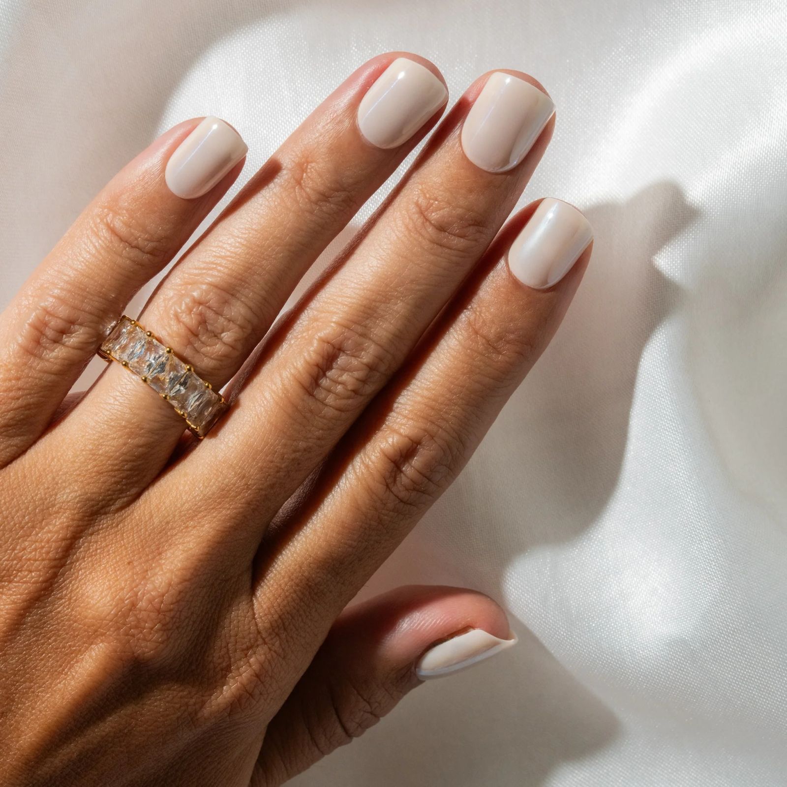 Sheer Milky Shimmer Short Square Nails Sheer Milky Shimmer Short Square Nails — Off White Nails 2027