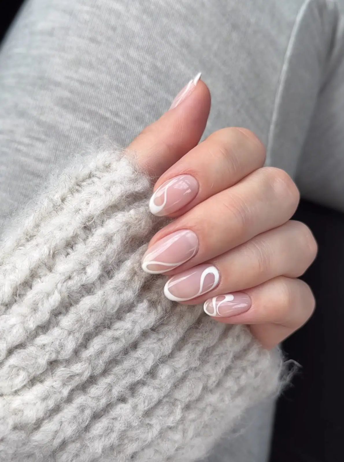 Short Oval White Lines on Sheer Short Oval White Lines on Sheer — Line Art Nails 2027