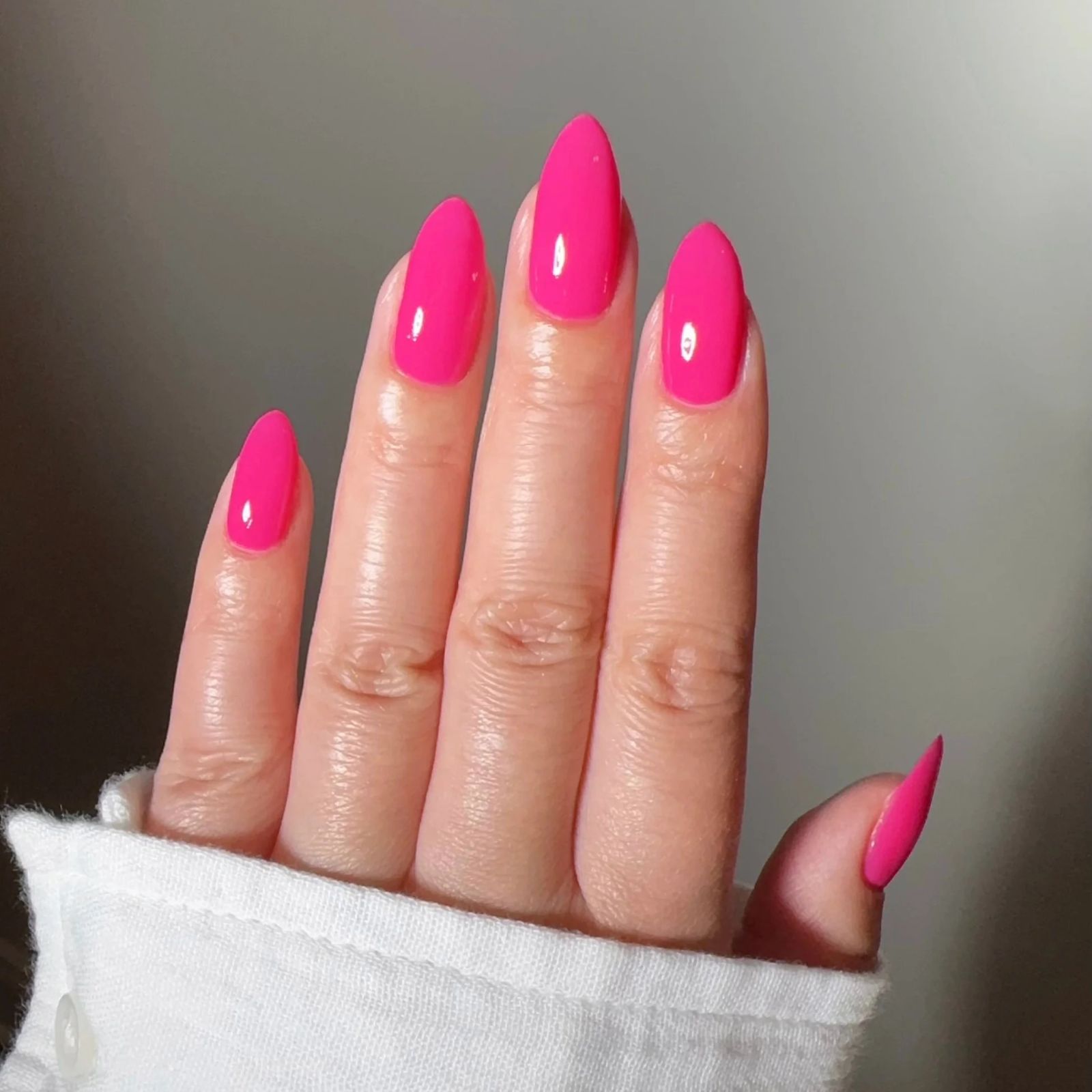 Solid Color Bright Glossy Magenta Almond Nails Solid Color Bright Glossy Magenta Almond Nails — Magenta Nails 2027