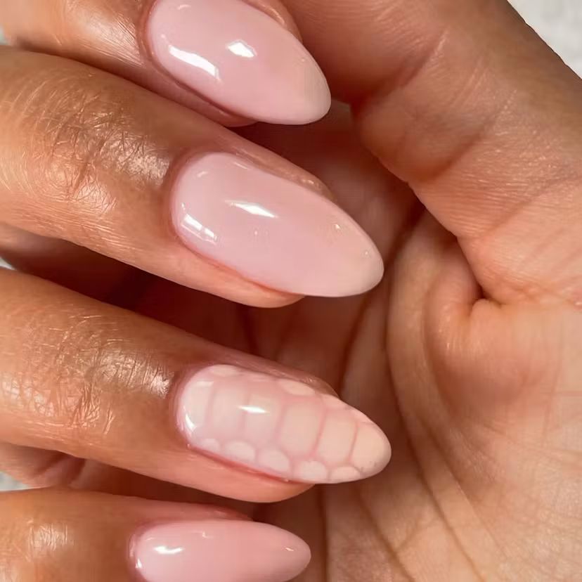 Visual Idea — Close-Up Take Visual Idea — Close-Up Take — Snake Print Nails 2027