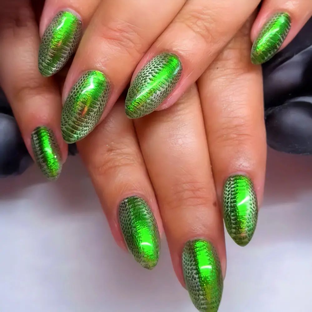 Visual Idea — Medium Oval Nails Are Coated In A Bright Visual Idea — Medium Oval Nails Are Coated In A Bright — Emerald Prom Nails 2027