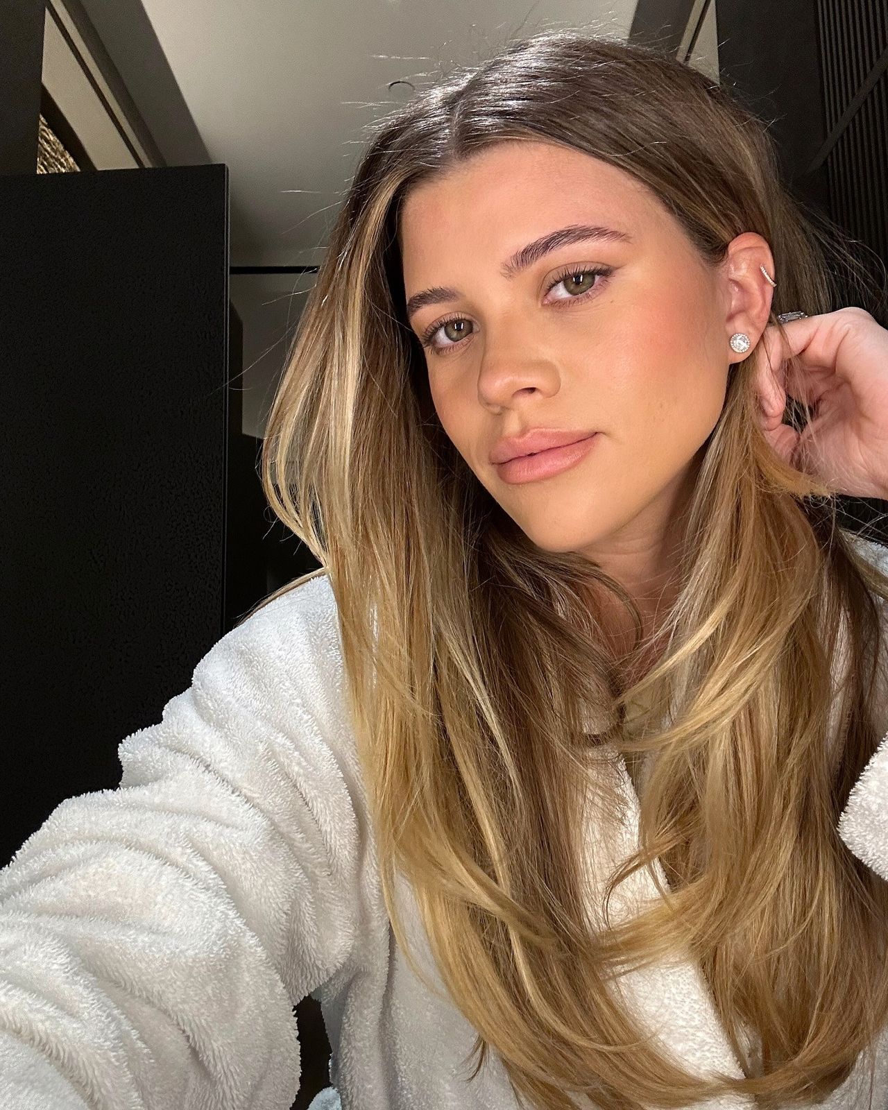 Blended Balayage With Loose Waves Blended Balayage With Loose Waves — Hairstyles 2027 for Dirty Hair