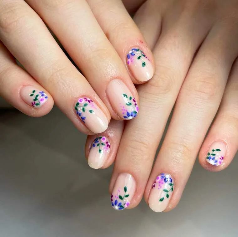 Floral Vine Art on Short Oval Floral Vine Art on Short Oval — Floral Round Nails 2027