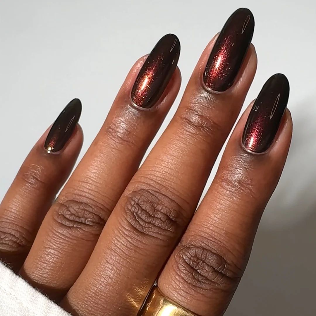 Brown-Red Glitter Almond Macro — Garnet Nails 2027