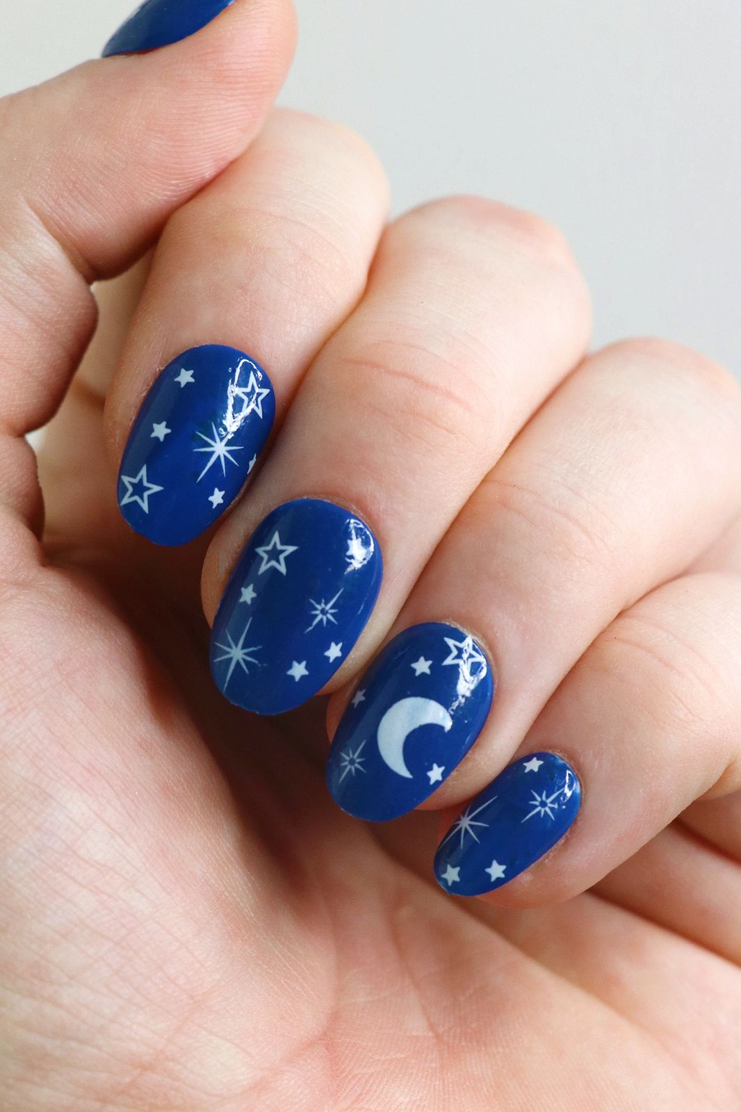 Visible Visual Idea — Moon and Stars Nails 2027