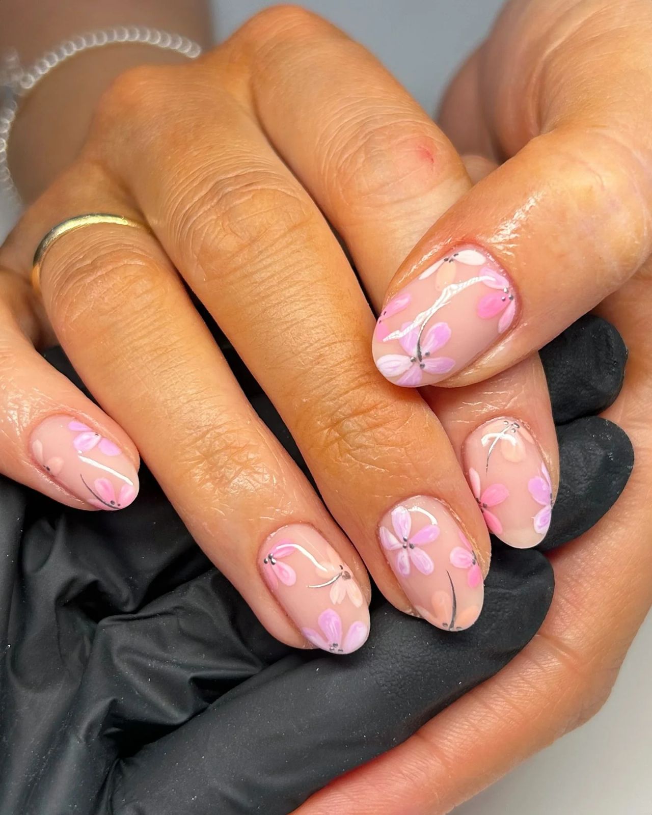 Floral Motifs On All Nails Visual Idea — Floral Gel Nails 2027