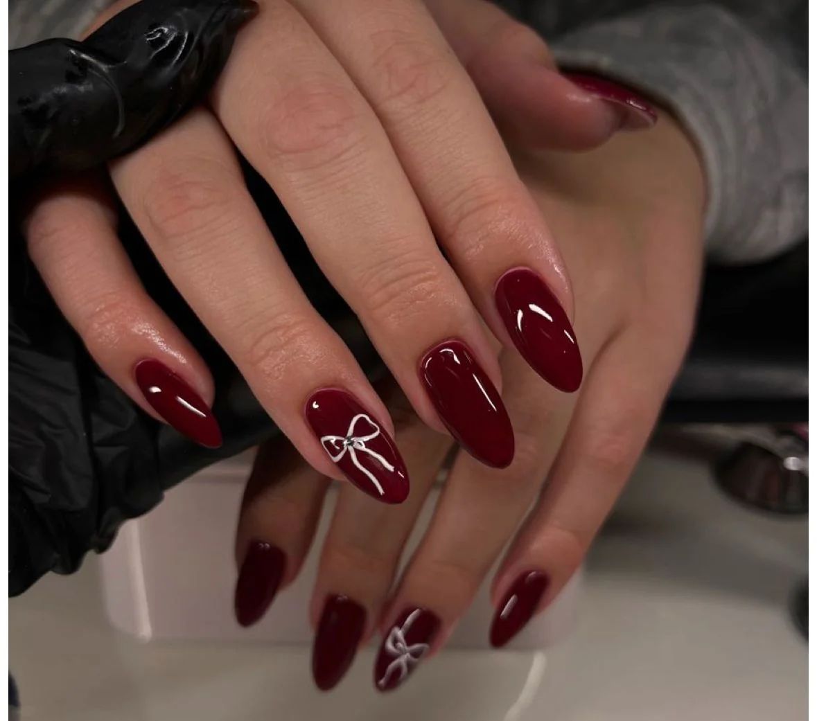White Bow On Accent Nails Visual Idea White Bow On Accent Nails Visual Idea — Long Bow Nails 2027