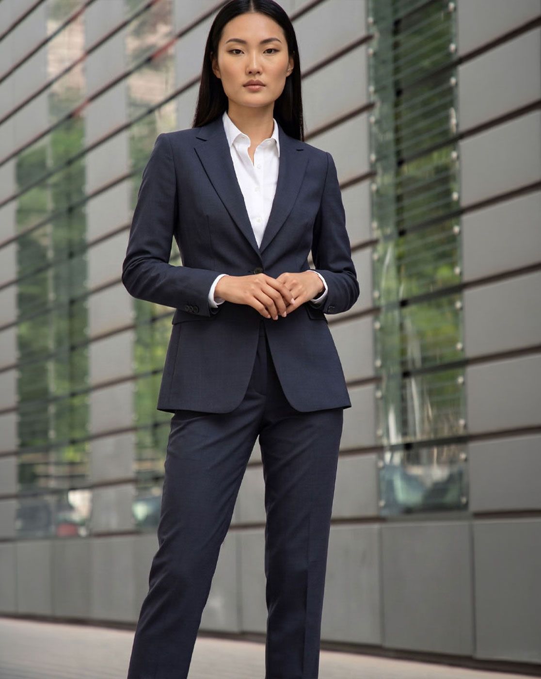Navy Suit and White Shirt: The Epitome of Courtroom Professionalism Navy Suit and White Shirt: The Epitome of Courtroom Professionalism — Court Outfits 2027