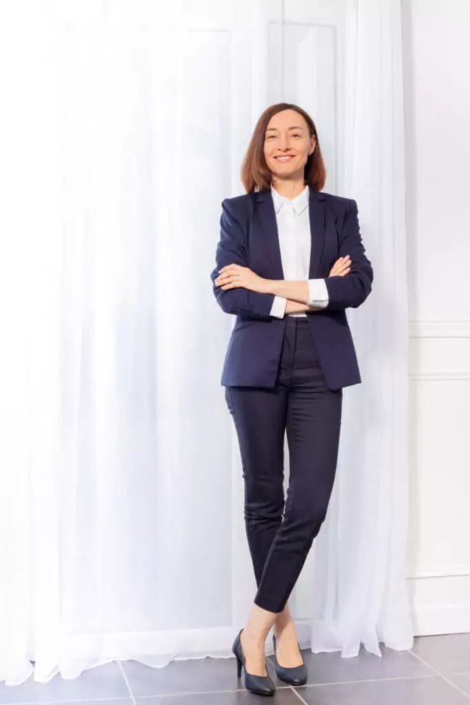 Black Pointed-Toe Pumps Outfit Idea Black Pointed-Toe Pumps Outfit Idea — Court Outfits 2027
