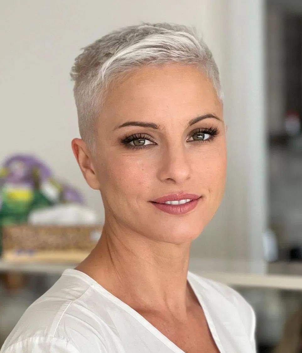 Silver & White Contrast Pixie Silver & White Contrast Pixie — Silver Pixie 2027