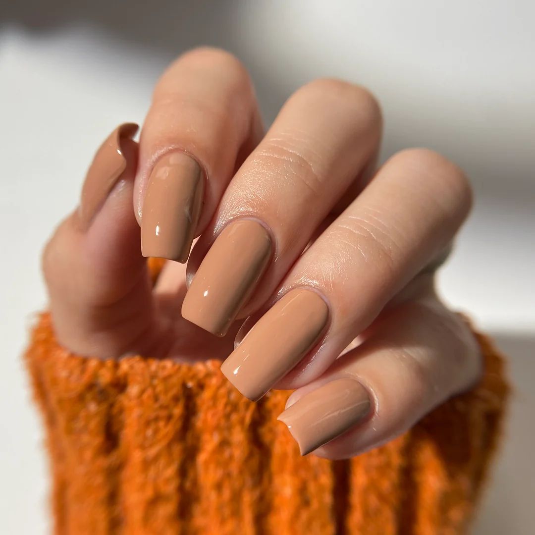 Close-Up Of One Hand Visual Idea Close-Up Of One Hand Visual Idea — Camel Nails 2027