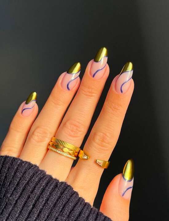 Metallic Gold Wavy Line Stilettos Metallic Gold Wavy Line Stilettos — 25th Birthday Nails 2027