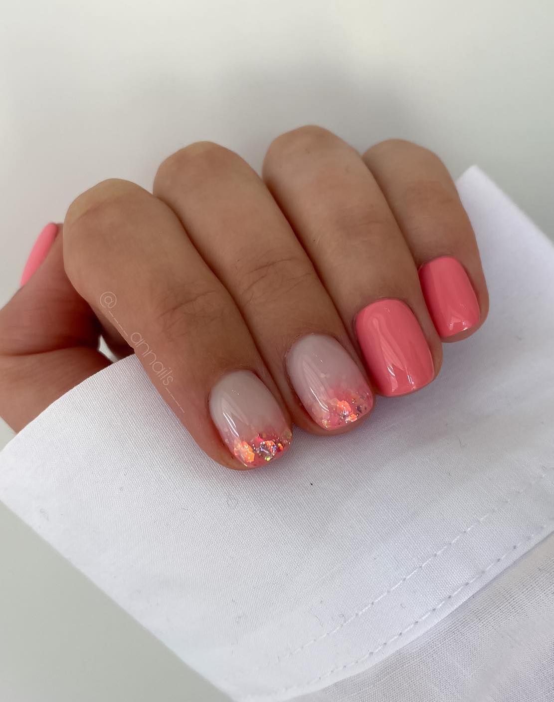 Glossy With Scattered Glitter Visual Idea Glossy With Scattered Glitter Visual Idea — Short Coral Nails 2027