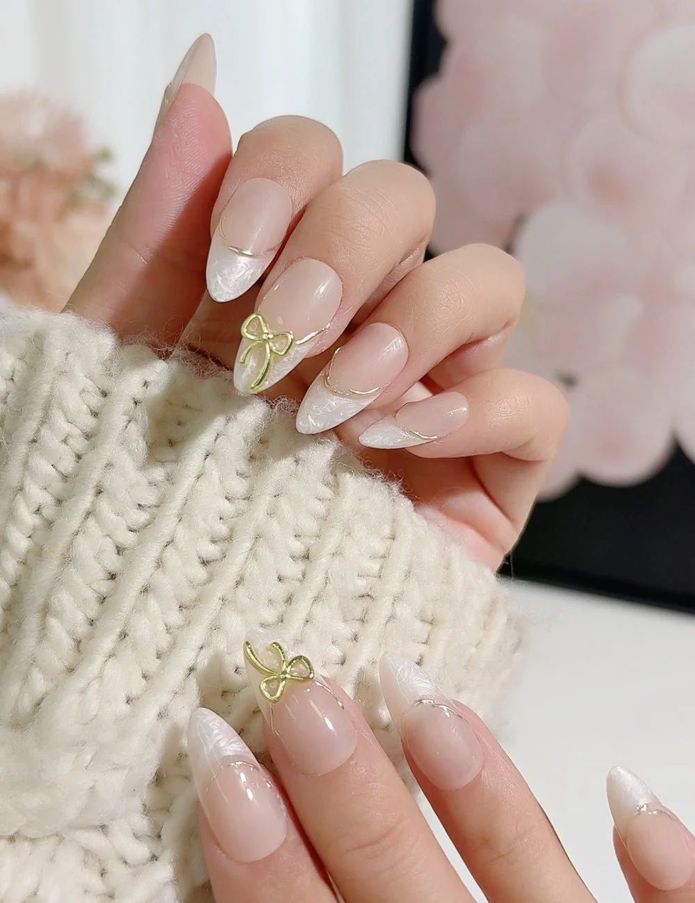 Long Almond Gold Outline French With 3D Bows Long Almond Gold Outline French With 3D Bows — Bow French Tip Nails 2027