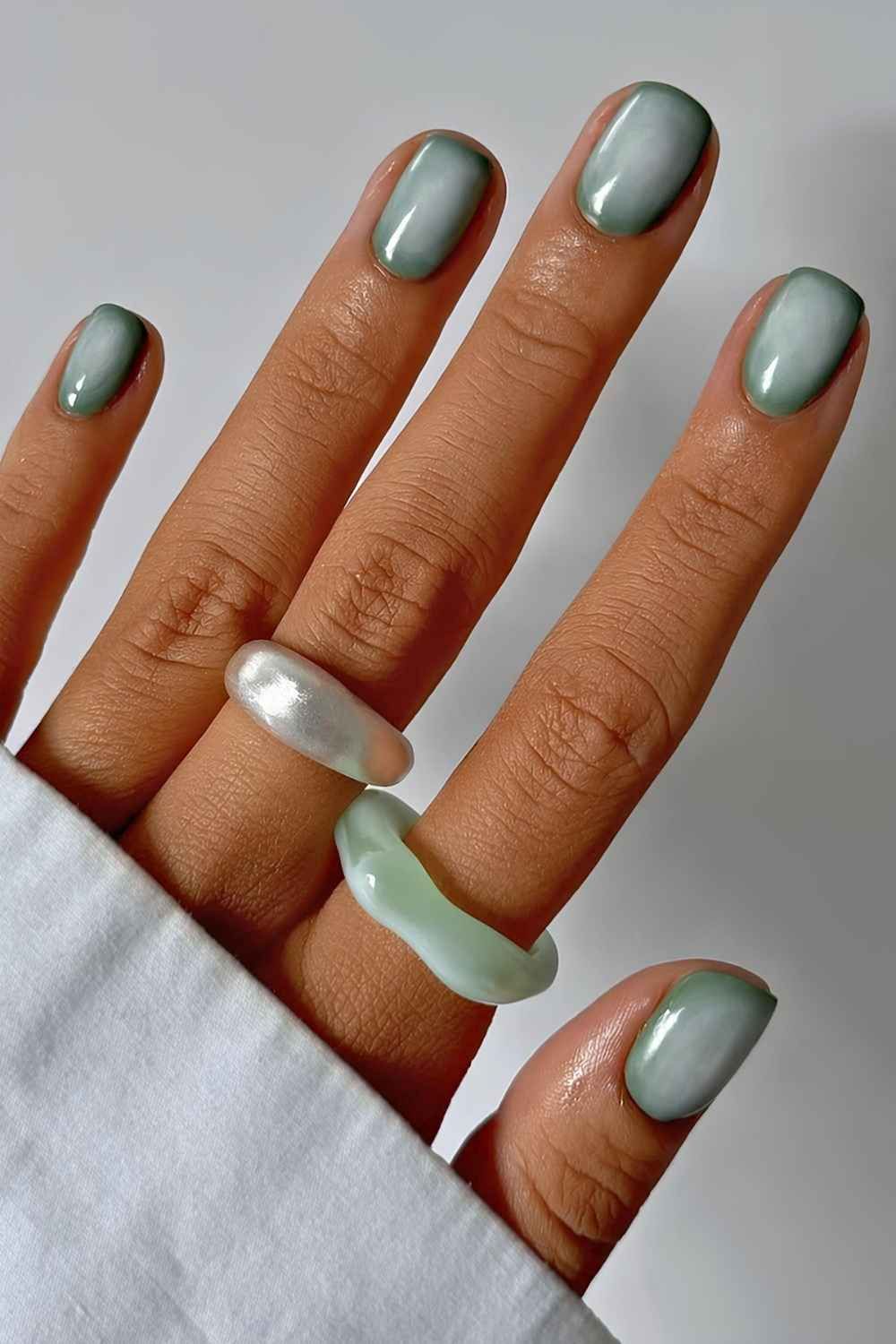 Visual Idea Visual Idea — Pearl Aura Nails 2027