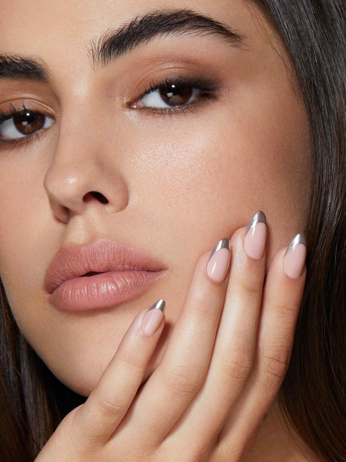 Short Almond Sharp Silver Tips Short Almond Sharp Silver Tips — Chrome French Tip Nails 2027