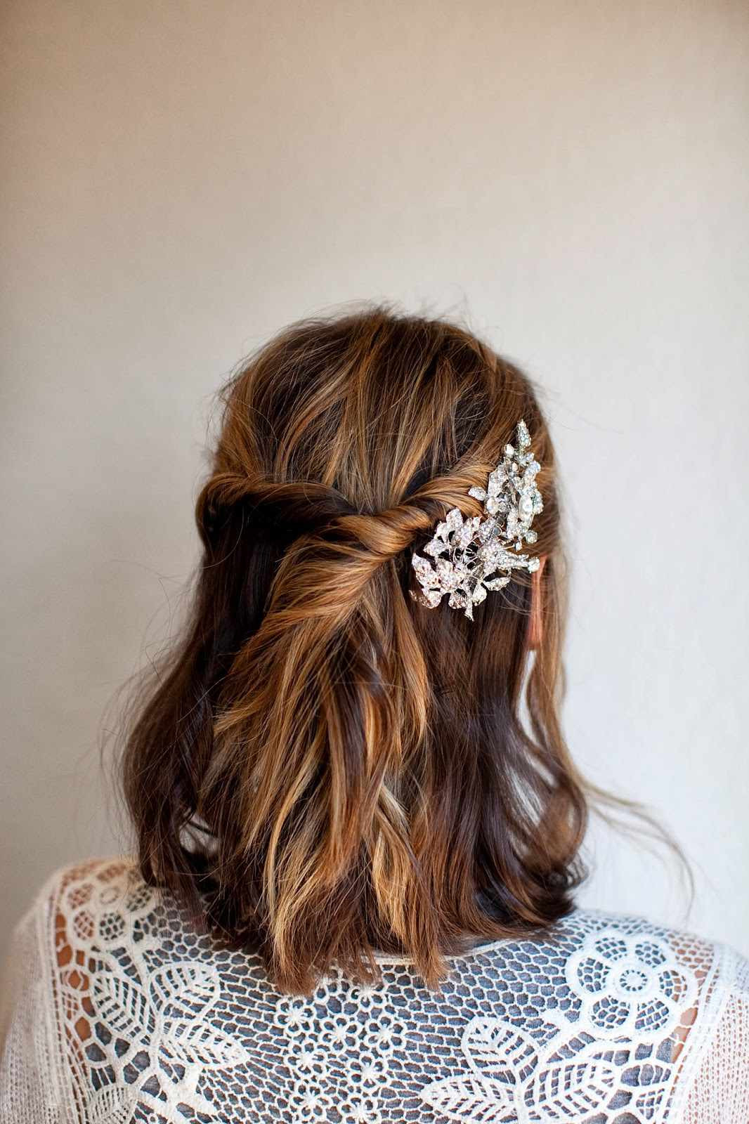 Twisted Bob With Ornate Clip Twisted Bob With Ornate Clip — Christmas Photo Hairstyles 2026