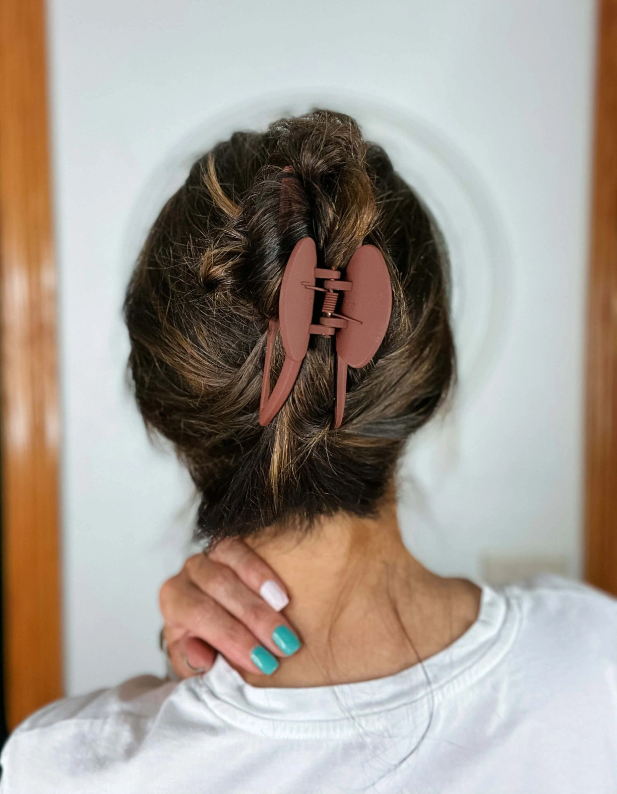 Wavy Fine Visual Idea Wavy Fine Visual Idea — Claw Clip Twist Hairstyles 2027