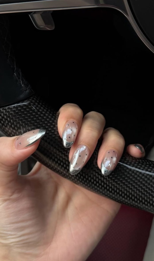 Visual Idea Visual Idea — Chrome French Tip Nails 2027